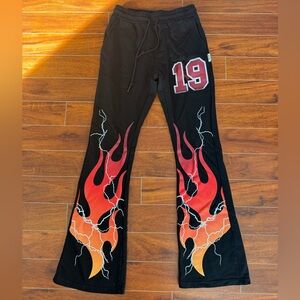 DTLR Men’s Flared Sweatpants
